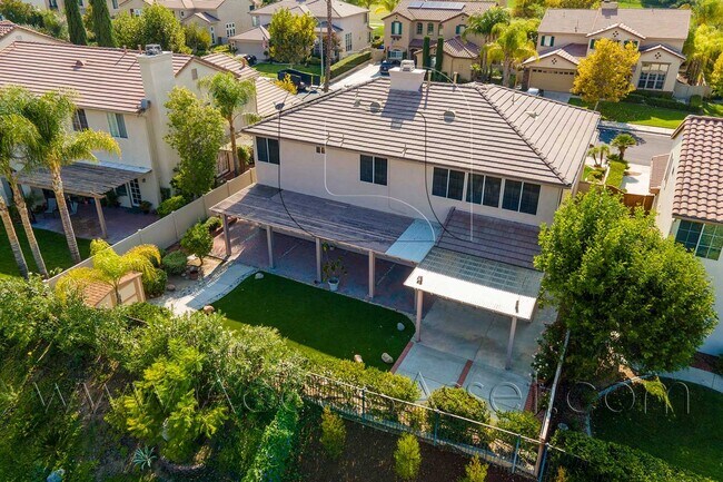 Building Photo - Huge 5 Bed/ 3.5 Bath Home In Desirable Gated Rancho Madera community In Temecula!