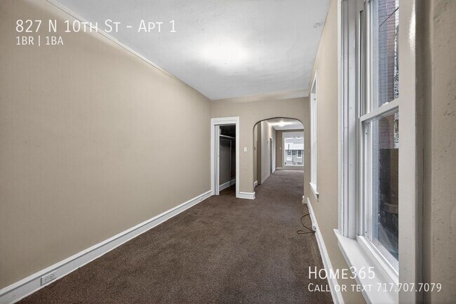 Building Photo - 827 N 10th St