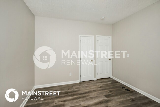 Building Photo - 319 S 43rd St