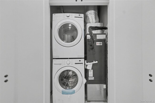 Building Photo - 10 Market St