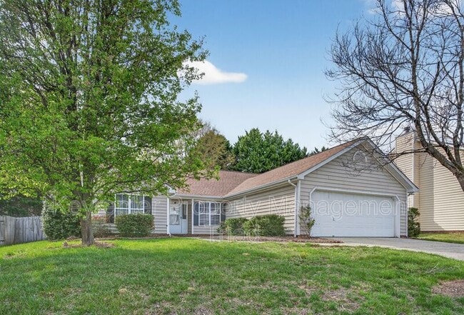 Building Photo - 10 Manor Ridge Ct