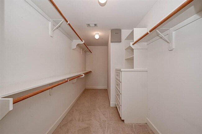 Building Photo - 2710 Hullsmith Dr
