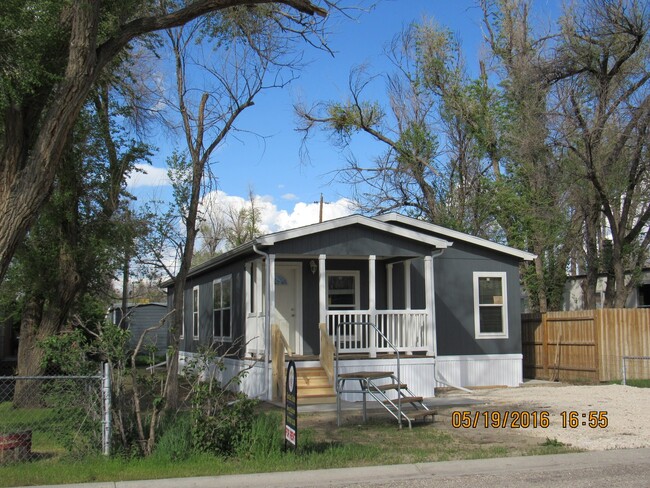 Primary Photo - Beautiful Double Wide w/Front Deck