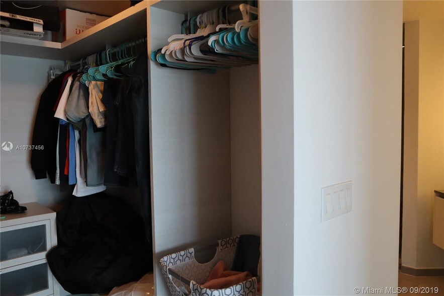 Building Photo - 88 SW 7th St