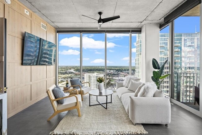 Building Photo - 777 N Ashley Dr