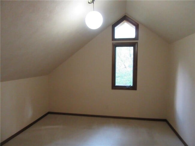 Building Photo - 2907 Summit Dr