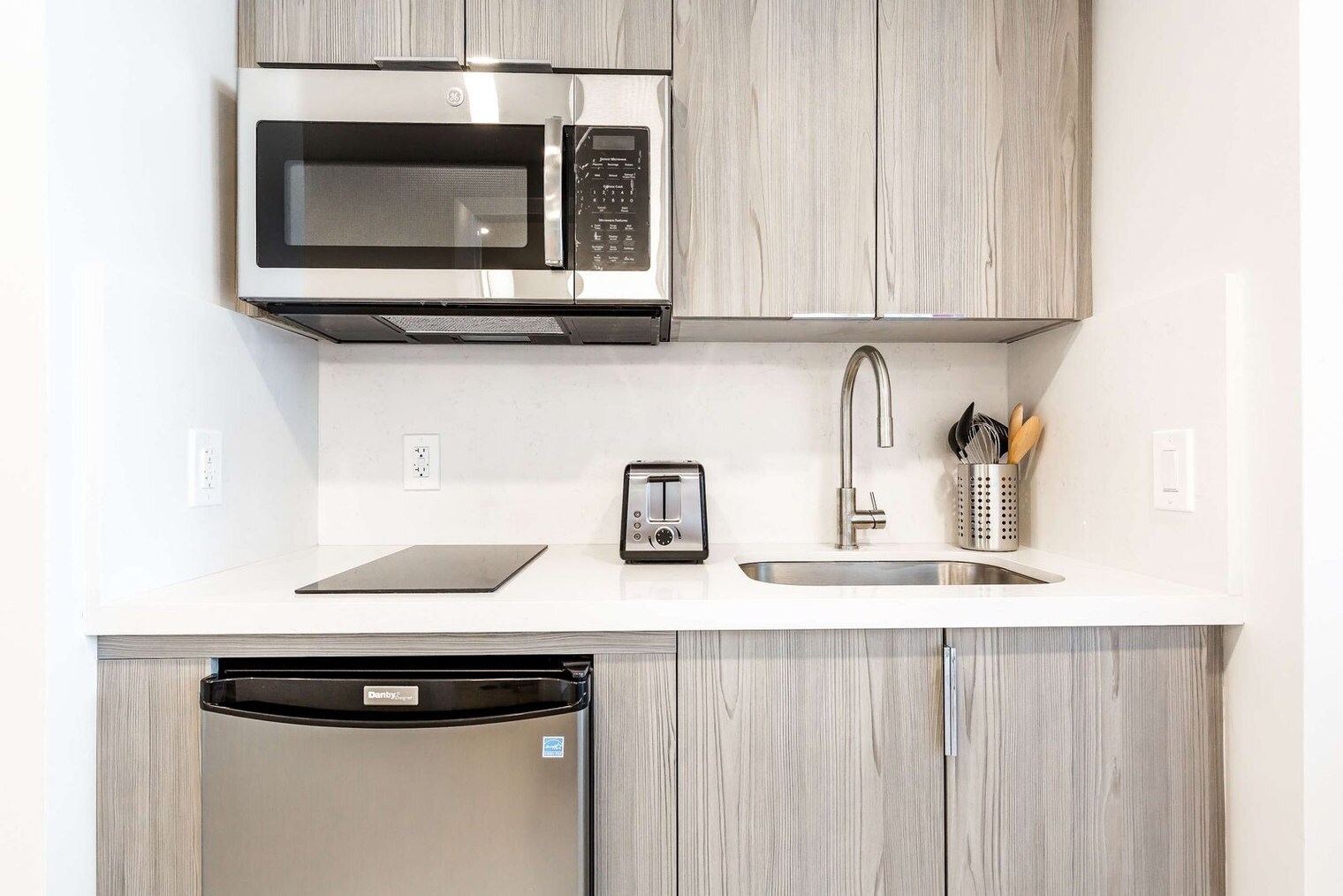 Building Photo - 2889 McFarlane Rd