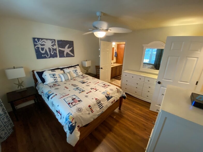 Building Photo - 2094 Fieldcrest Dr