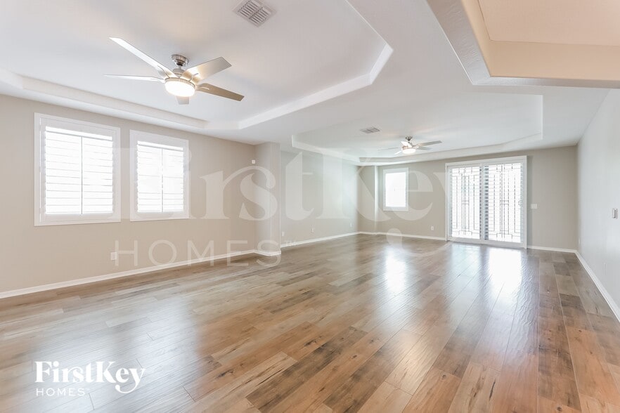 Building Photo - 4205 W Magdalena Ln