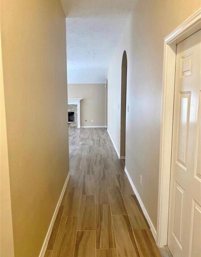 Building Photo - 5618 Indigo Trails Dr