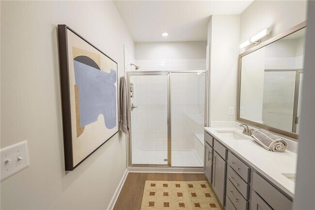 Building Photo - 622 Shallowford Rd