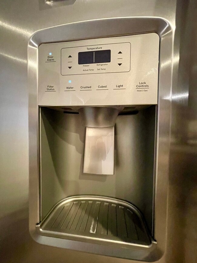 Building Photo - 1725 N Honore St