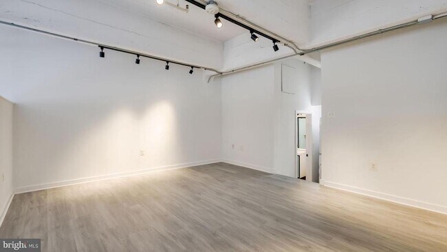 Building Photo - 444 N 4th St