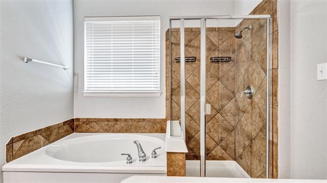 Building Photo - 11546 La Grange Dr