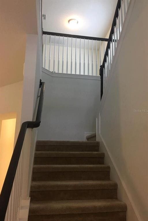 Building Photo - 9377 Meadow Hunt Way