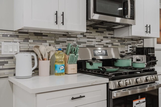 Building Photo - 9827 San Diego St