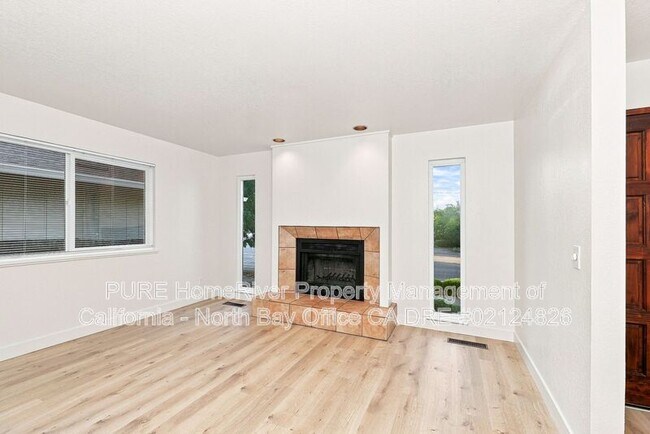 Building Photo - 5925 Montecito Blvd