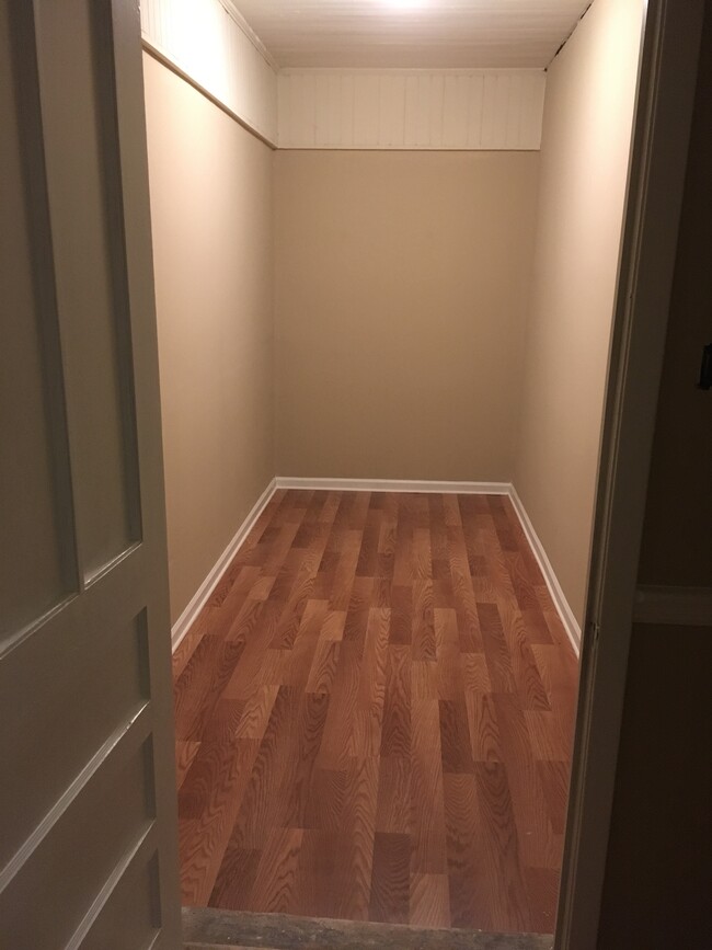 Master walk in closet - 111 Madere Ln