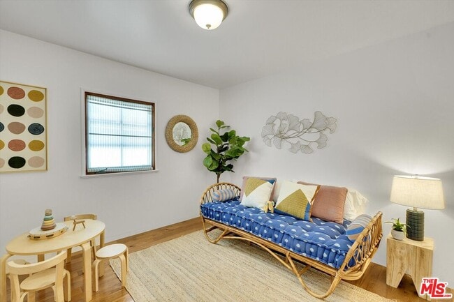 Building Photo - 4300 Laurelgrove Ave