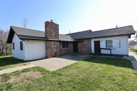 Building Photo - Authentic Country Living