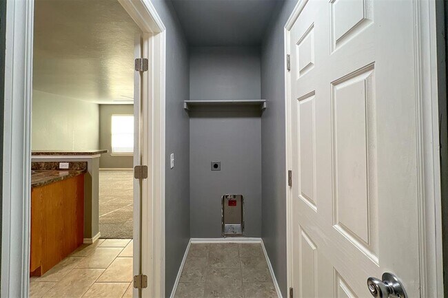 Building Photo - 7802 Bennie Terrace