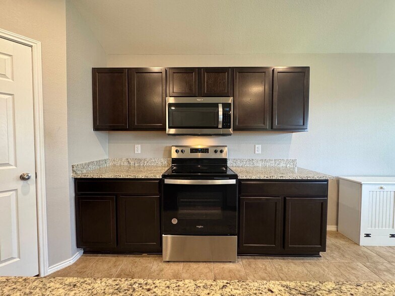 Building Photo - 9612 Murandy Dr