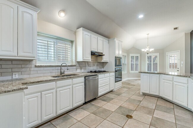 Building Photo - 8708 Falcon View Dr