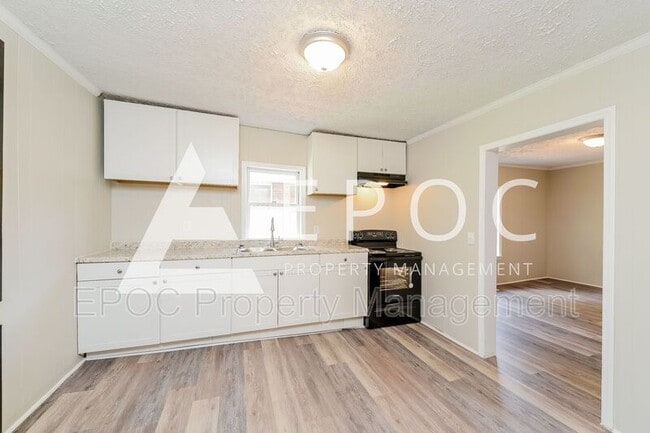 Building Photo - 2616 Manchester St