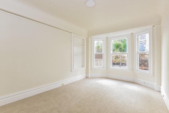 Building Photo - 1024 Bush St