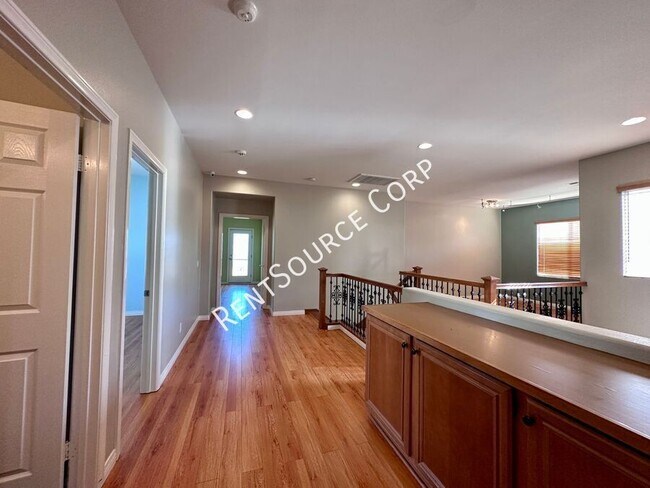 Building Photo - 28479 Falcon Crest Dr