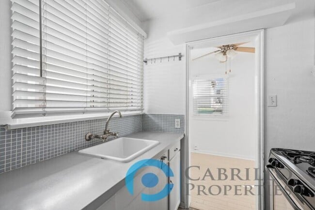 Building Photo - 4332 Cleveland Ave