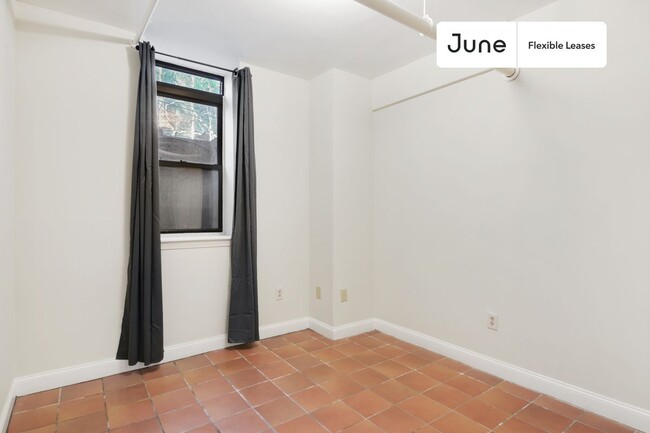 Building Photo - 27 Egremont Rd