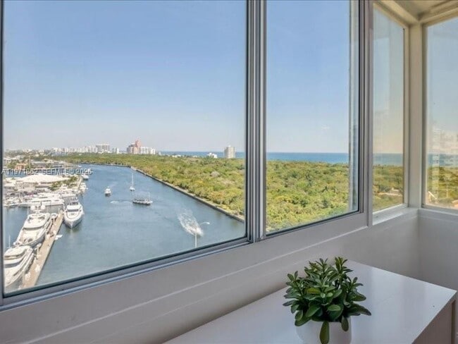 Building Photo - 2670 E Sunrise Blvd