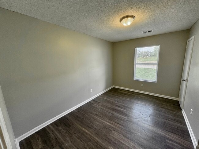 Building Photo - 1730 Swift St