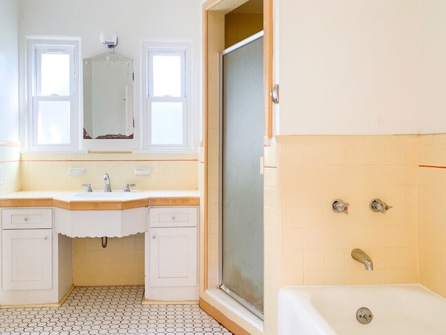 Building Photo - Gorgeous & Updated 3 bed Storybook Spanish House in Silverlake w/Views!