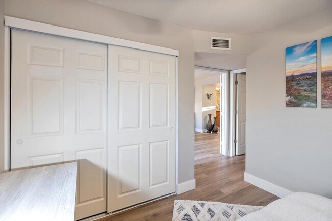 Building Photo - 5045 N 81st St