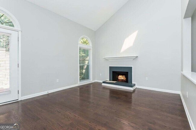 Building Photo - 2914 Lenox Rd NE