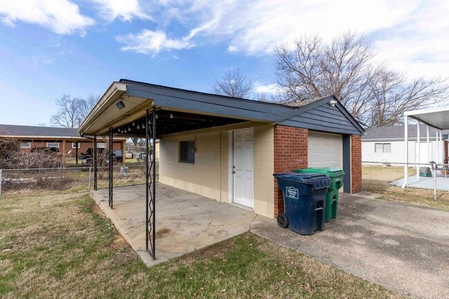 Building Photo - 3857 Darlene Dr