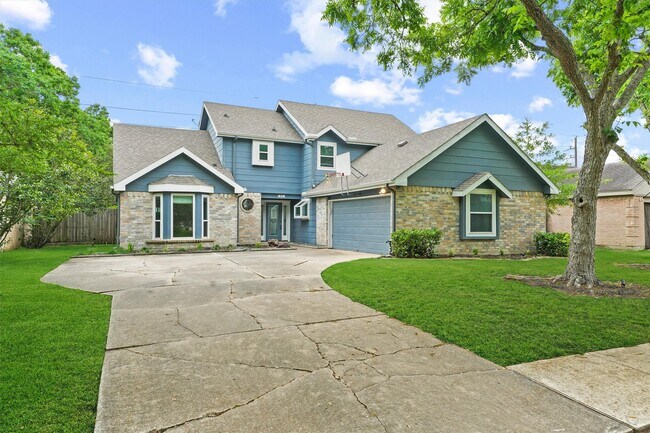 Primary Photo - 417 W Hillary Cir