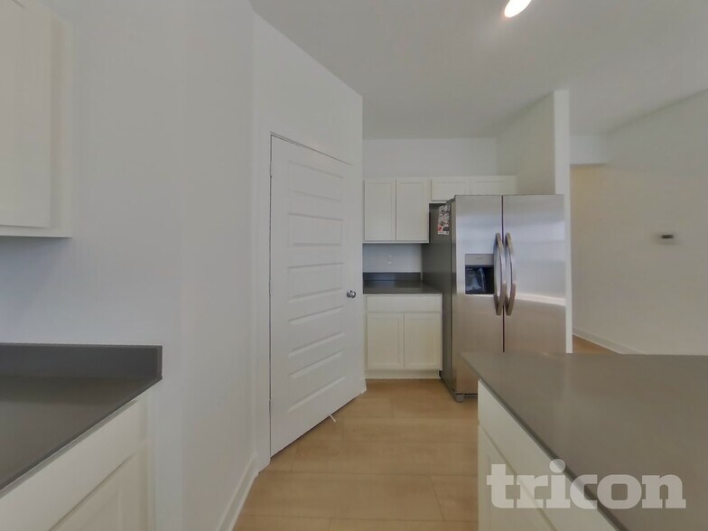 Building Photo - 11835 Moorfield Ln