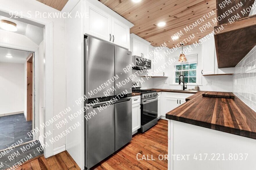 Building Photo - 921 S Pickwick Ave