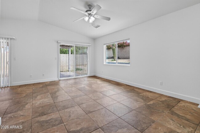 Building Photo - 4902 W Crocus Dr