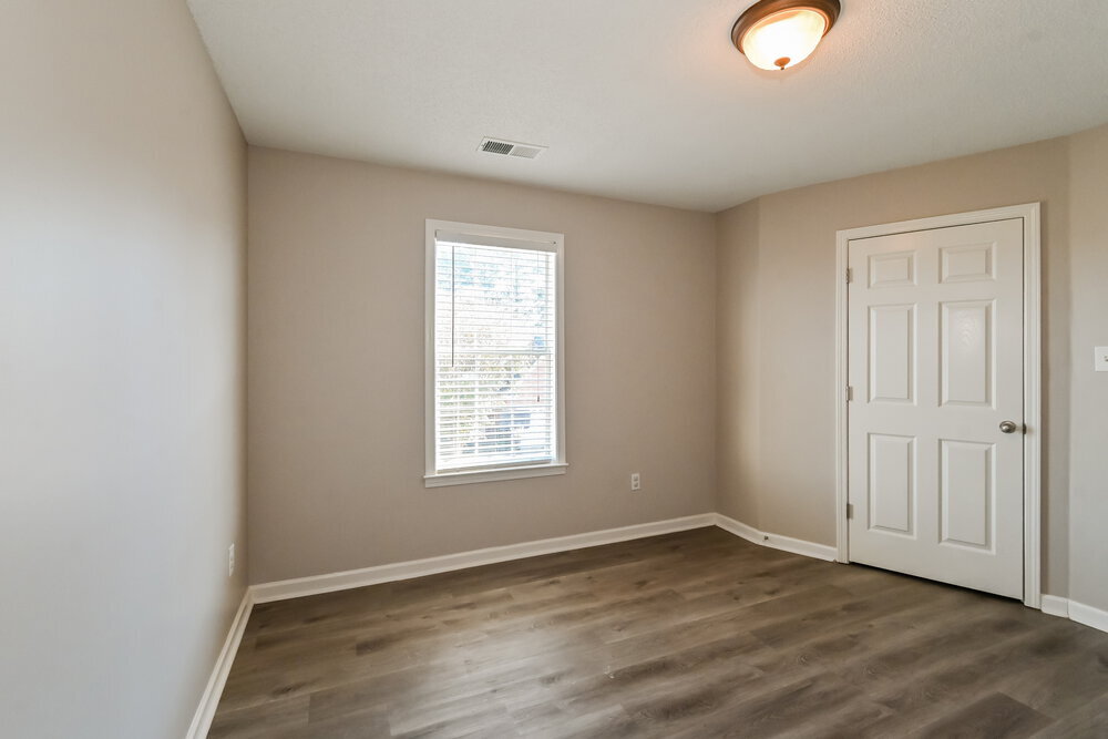 Building Photo - 8730 Eagle View Dr