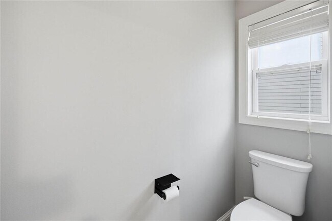 Building Photo - 518 S Fortune Way