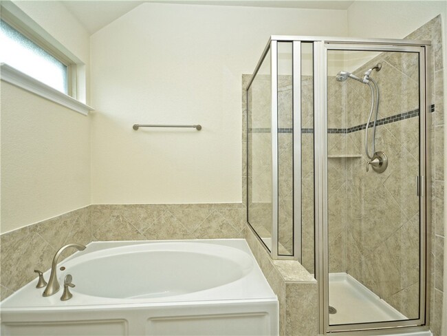 Building Photo - Excellent one story home available in Falc...