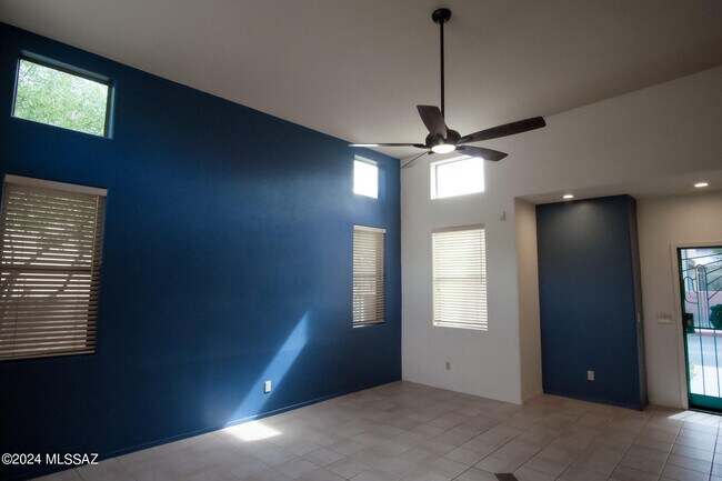 Building Photo - 5237 E Calle Vista De Colores