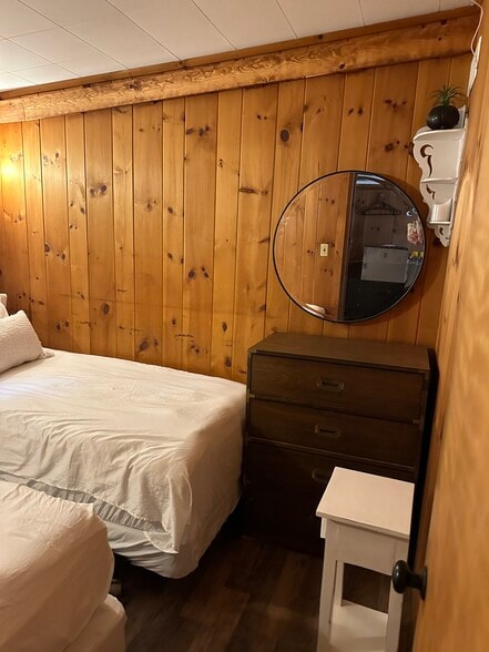 Building Photo - 14 Lake Shore Dr