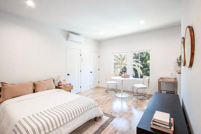 Building Photo - 3700 W Sunset Blvd