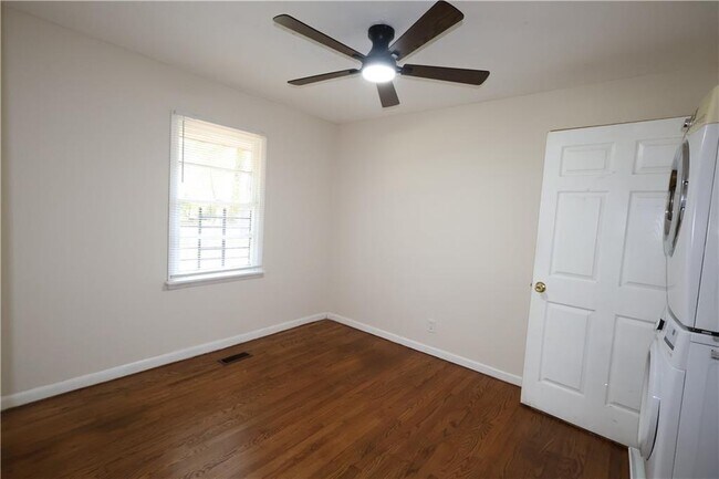 Building Photo - 1540 Alverado Way