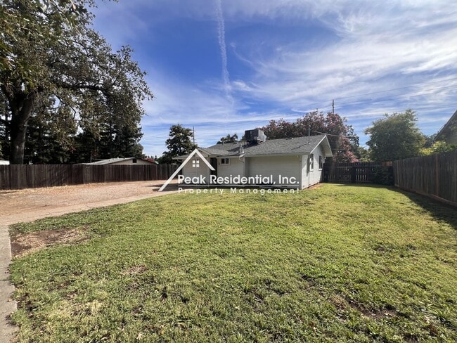 Building Photo - 6101 Mariposa Ave